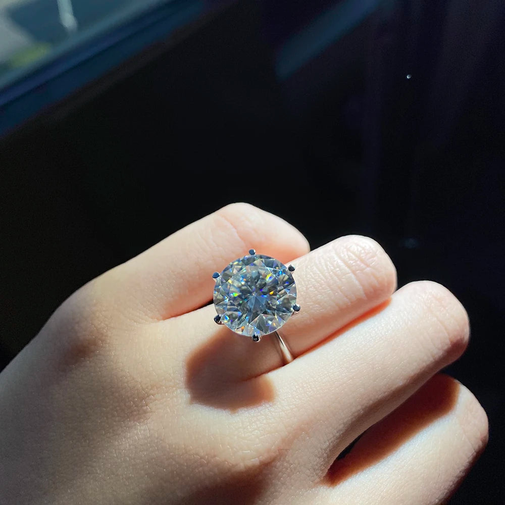 Classic 10ct Moissanite Ring