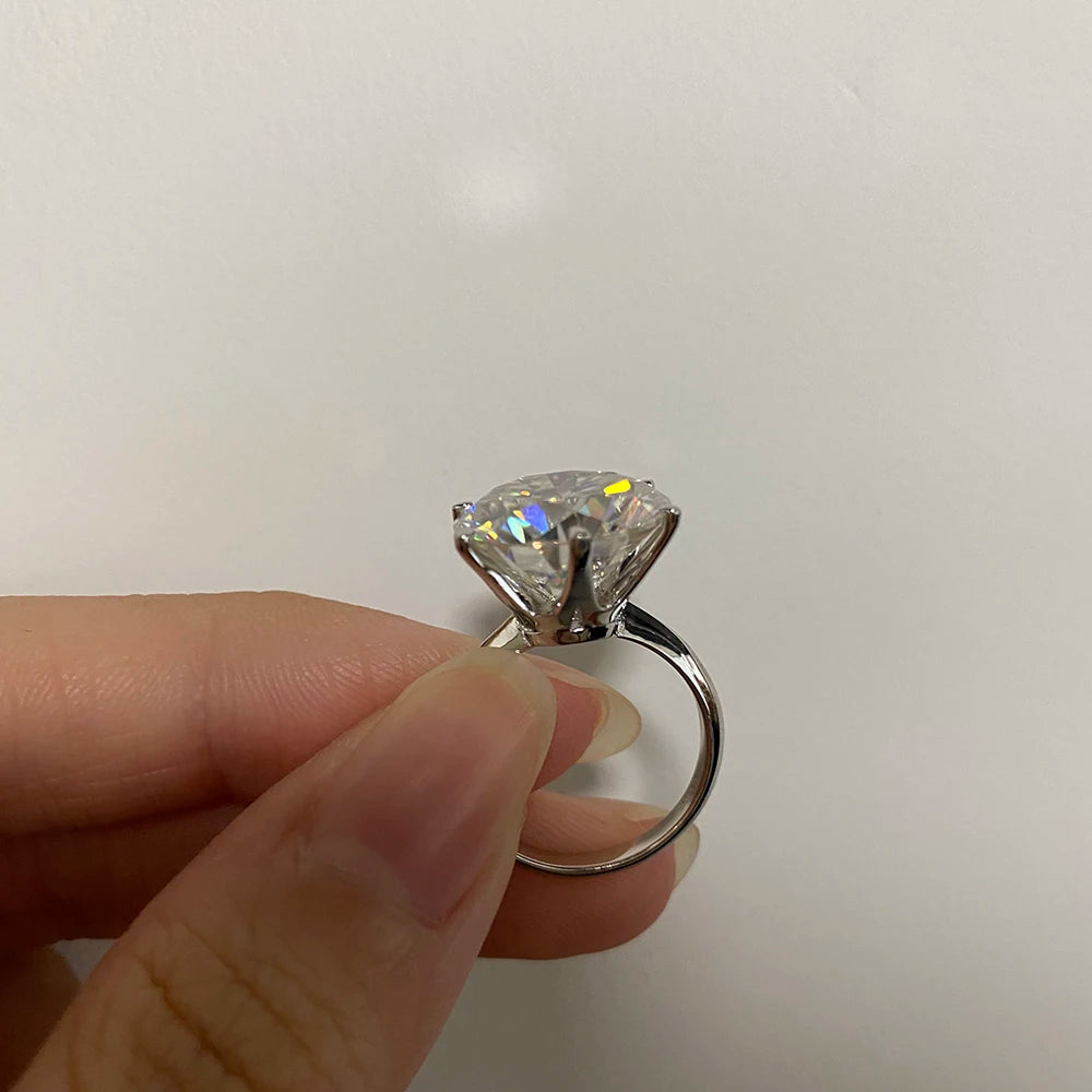 Classic 10ct Moissanite Ring